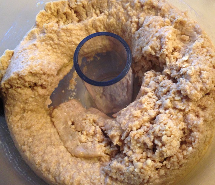 How To Make Peanut Butter. It is super easy. The ingredients include peanuts, oil, honey, and cinnamon. Happy Cooking. #peanutbutter #homemadepeanutbutter #recipe