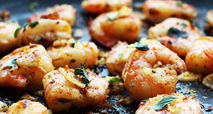 Spicy Garlic Shrimp Recipe. Easy, 10 minutes, and such a great weeknight dinner. www.ChopHappy.com