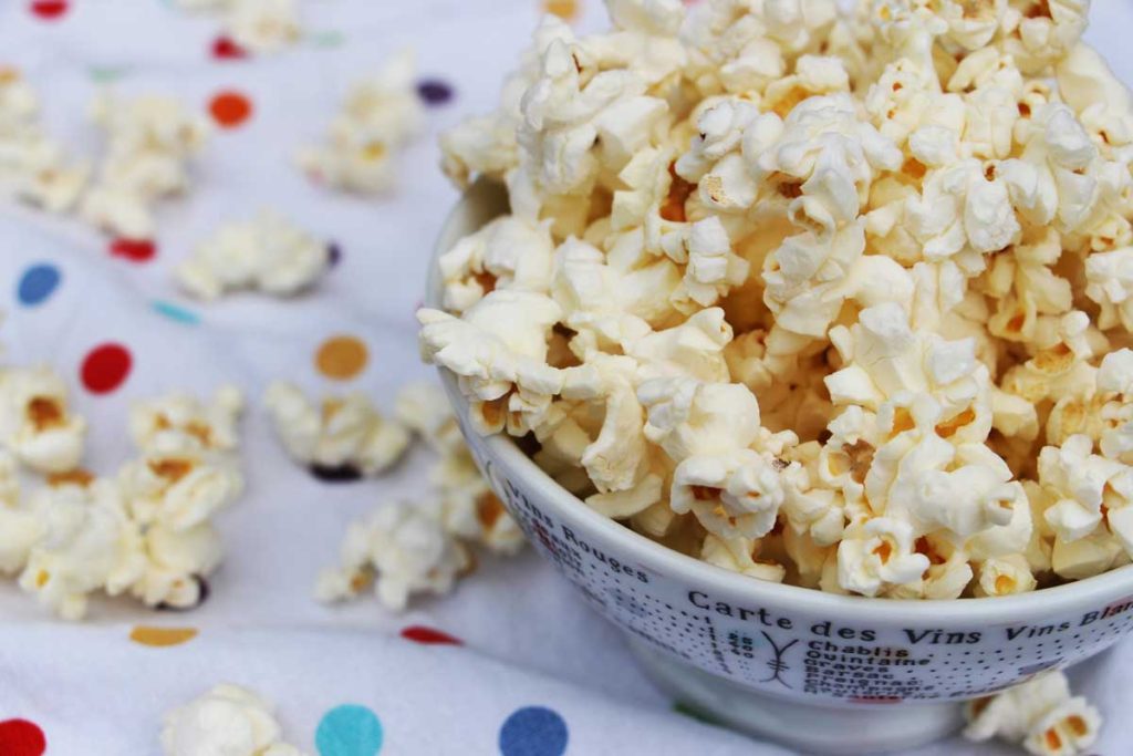 Homemade Microwave Popcorn- grab a lunch bag and start making your own awesome snack recipe.