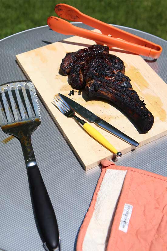 Chili Rubbed Ribeye Steak Recipe. This is one of the easiest recipes to make. Season, 7 minutes both sides and juicy steak bliss. www.ChopHappy.com