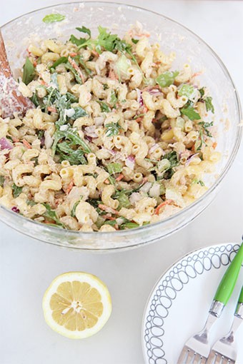 Tuna Pasta Salad Recipe- Creamy yummy smiles from this easy fabulous dinner. Tuna, crunchy carrots, and pasta makes this a perfect recipe for you to make. www.ChopHappy.com