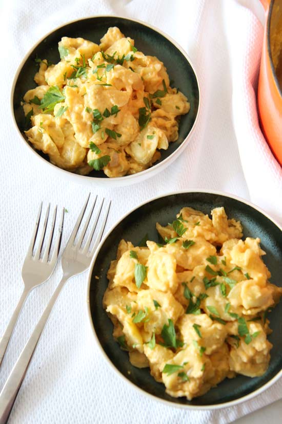 3 Ingredient Tortellini Mac and Cheese Recipe - that is stick to your ribs comfort food awesome. This is a recipe hack that is dinner time quick. Grab your milk, cheese, and pasta to make this. www.ChopHappy.com #MacandCheese #comfortfoodrecipe