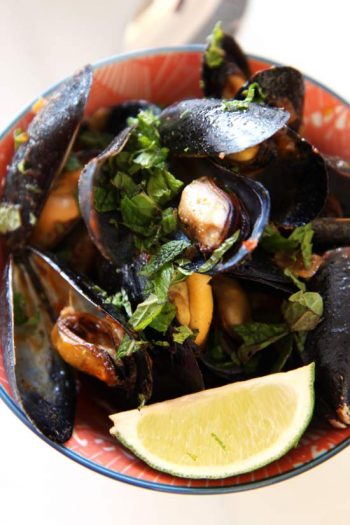 Thai Coconut Curry Mussels (one pot dinner idea) - Chop Happy