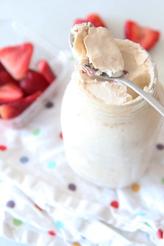 Mason Jar Ice Cream (Decadent Strawberry Cheesecake) Recipe. This is a 3 ingredient, no fancy ice cream machine needed. Get ready for a decadent #icecream #dessert.