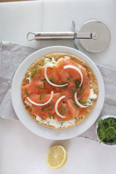 Bagel and Lox Pizza with Scallion Cream Cheese . This is an easy brunch pizza recipe! Happy Cooking! #pizza #bagelandlox