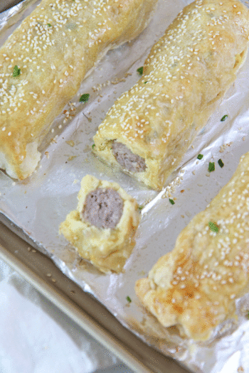 Sausage and Mashed Potato Wellington. This is an easy weeknight meal with puff pastry magic. Make double and have leftovers for a busy day. Happy cooking! #wellington #mashedpotatoes