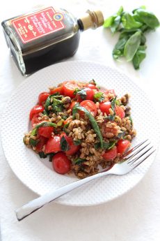 Tomato Basil Farro Salad with Balsamic Vinaigrette Recipe. Healthy salad with easyTomato Basil Farro Salad with balsamic vinaigrette. Happy Cooking! www.ChopHappy.com #farrorecipe #healthyrecipe
