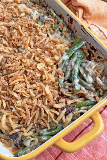 How To Make The Best Green Bean Casserole. This is an easy Thanksgiving side dish that can be made ahead. Perfect holiday side for the best cheesy recipes. www.ChopHapyy.com #Thanksgiving #Holidayrecipes