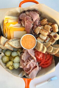 How To Make A Sandwich Charcuterie Board. The iconic NYC deli pastrami from Carnegie deli makes an amazing brunch, lunch, or appetizer idea. This is Jewish comfort food. Happy Cooking! #jewishfood #charcuterie