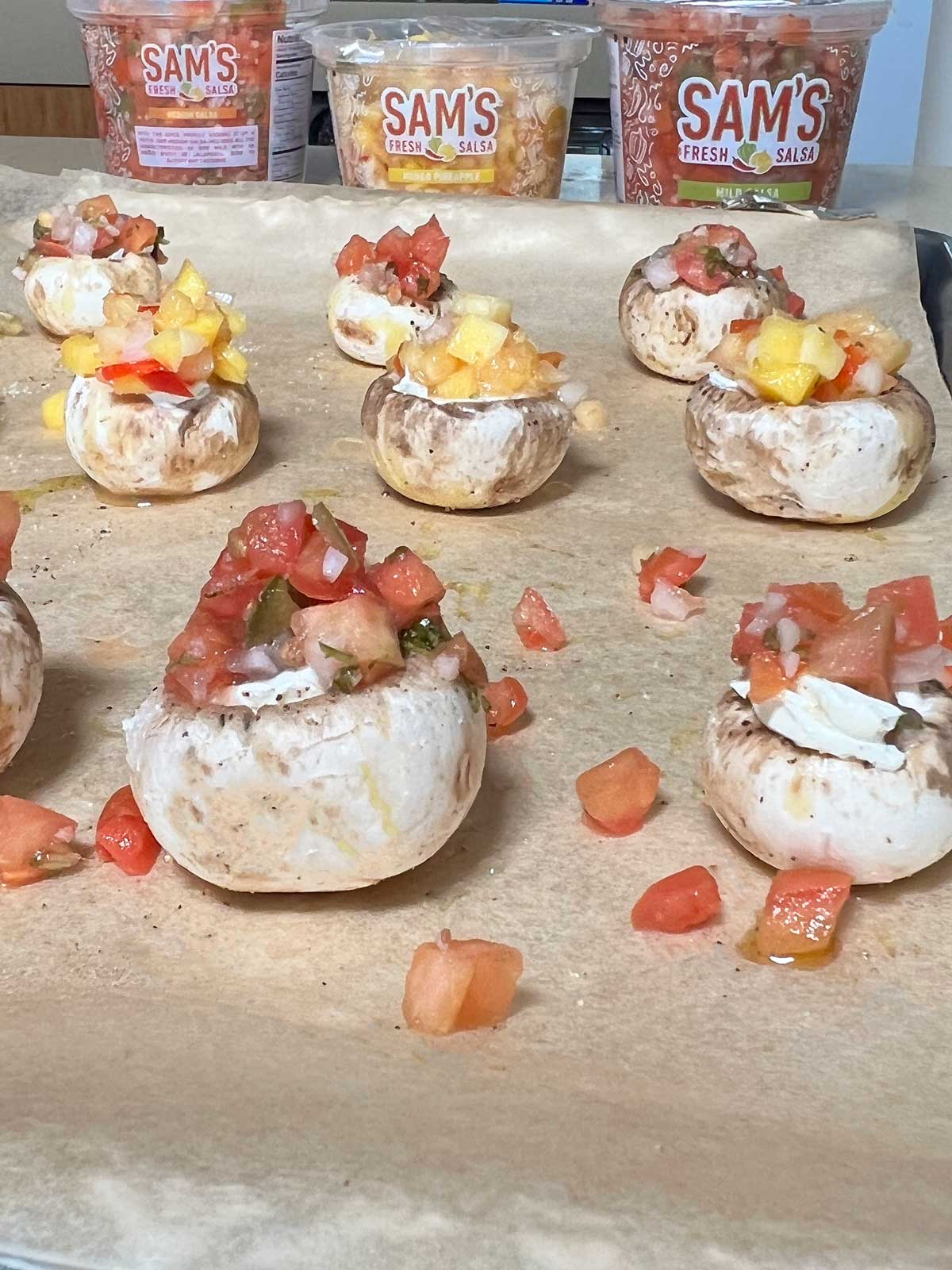 Salsa Cheesy Stuffed Mushroom Recipe. Easy 3 Ingredient Stuffed Mushroom. Easy Holiday appetizer. #appetizer #Thanksgiving